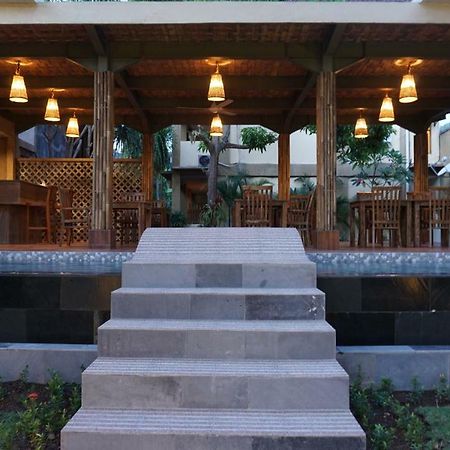 The Inn Sunsethouse Senggigi Exteriör bild