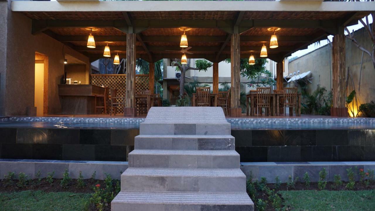 The Inn Sunsethouse Senggigi Exteriör bild